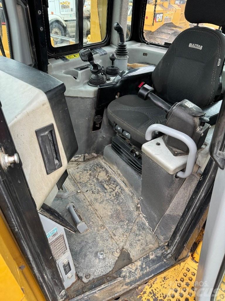 CAT D 6 T XW Buldožeri guseničari