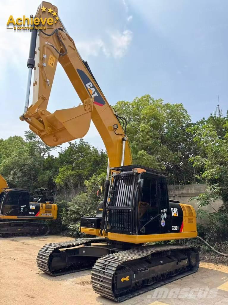 CAT 323D2L Bageri guseničari