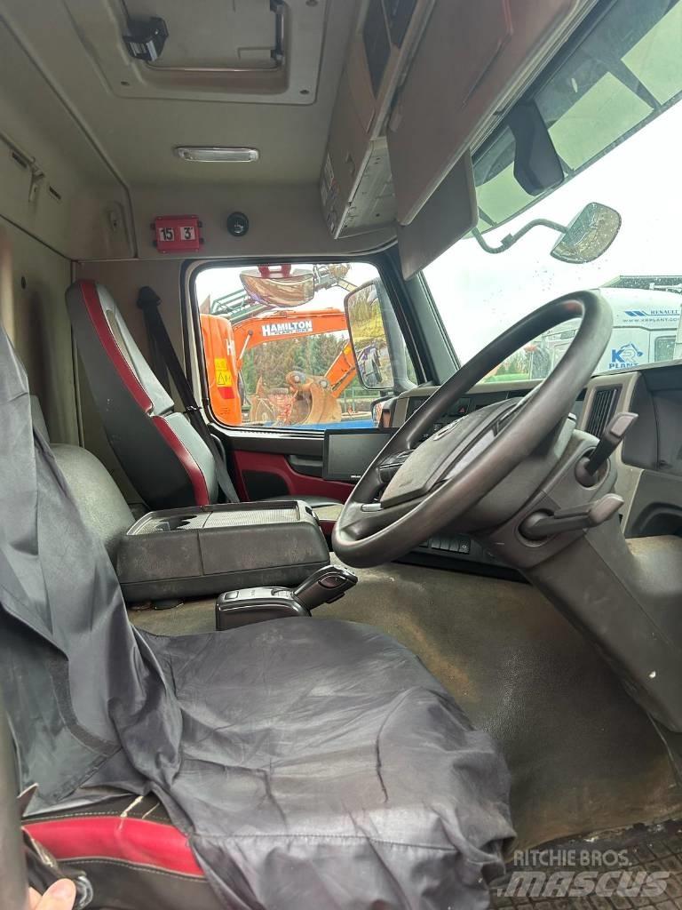 Volvo FM 11 330 Kamioni sa ravan platformom / vitlom