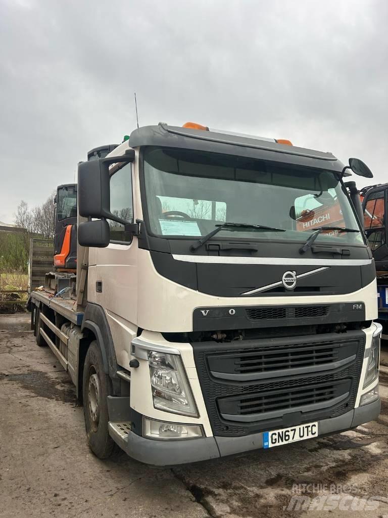 Volvo FM 11 330 Kamioni sa ravan platformom / vitlom