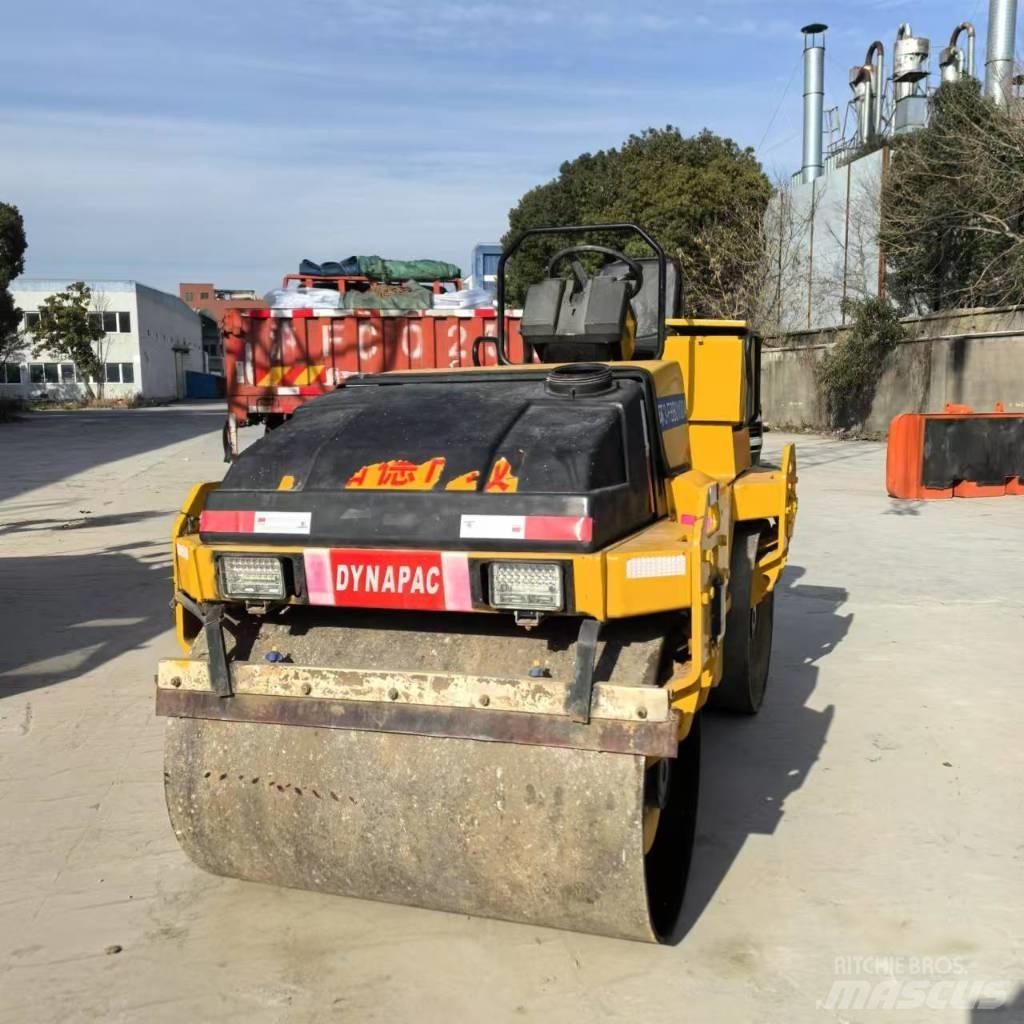 Dynapac CC 142 Valjci sa duplim bubnjem