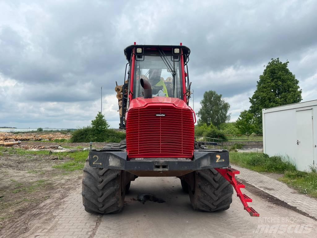 Komatsu 845 Forvarderi