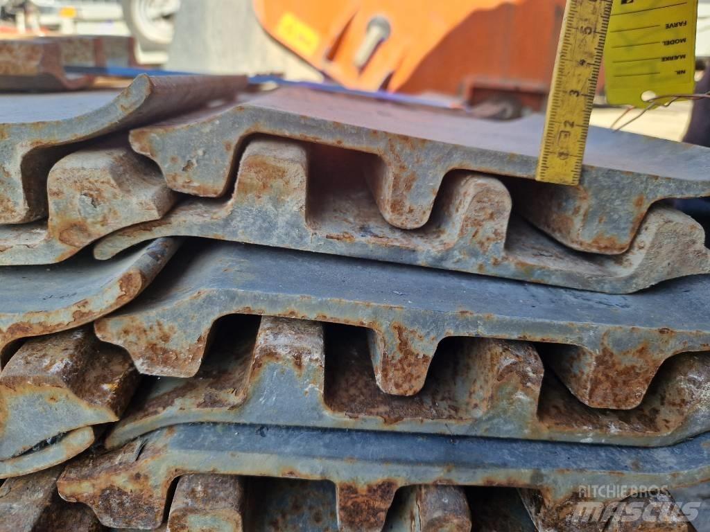 Volvo EC 200 Gusenice za građevinarstvo