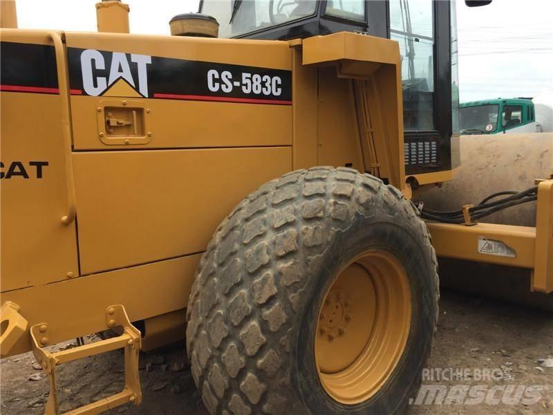 CAT CS 583 C Valjci sa jednim bubnjem