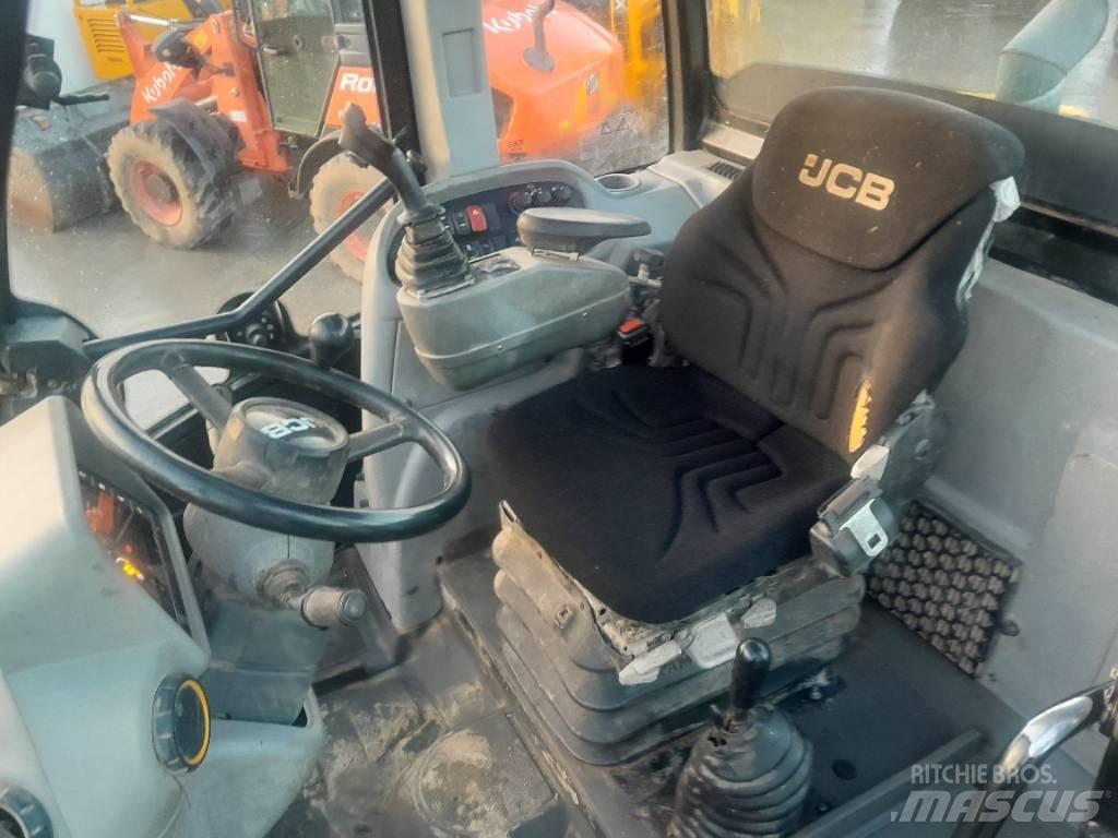 JCB TM 320 Poljoprivredni teleskopski utovarivači