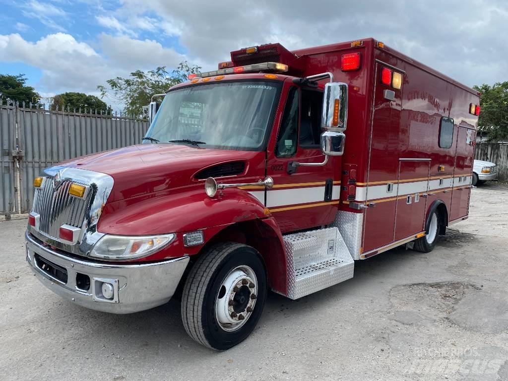 International 4300 Ambulante