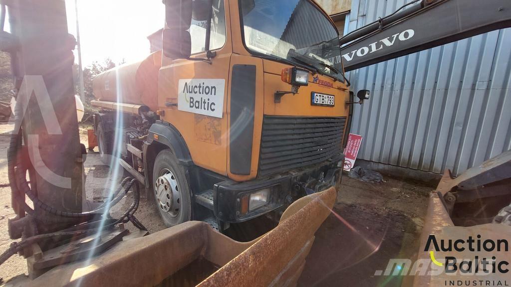 MAZ 533731 Kamioni cisterne