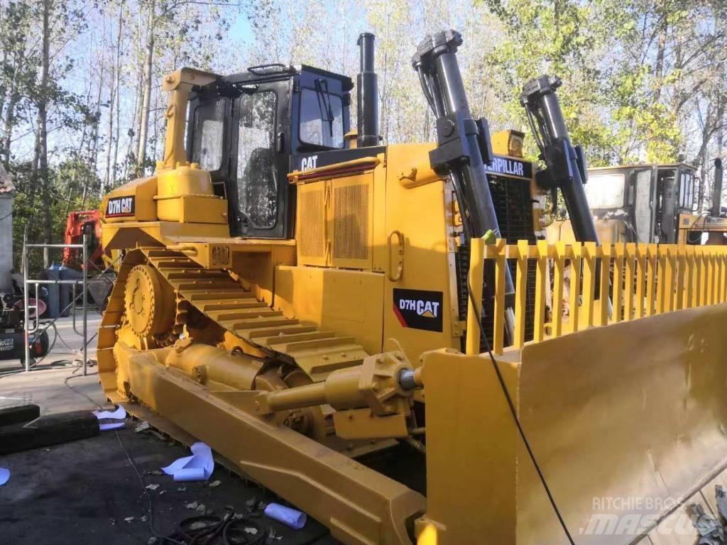 CAT D7H Buldožeri guseničari