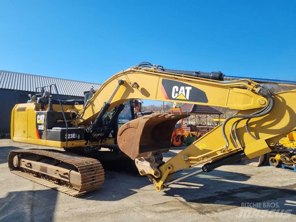 CAT 323 EL Bageri guseničari