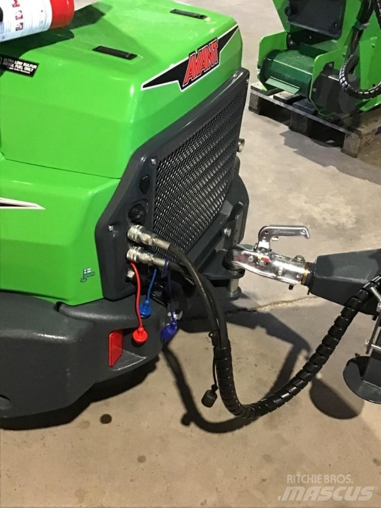 Avant 1200  Tippvagn Višenamenski utovarivači