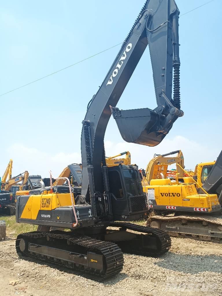Volvo EC 240 Bageri guseničari