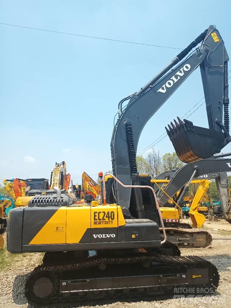Volvo EC 240 Bageri guseničari