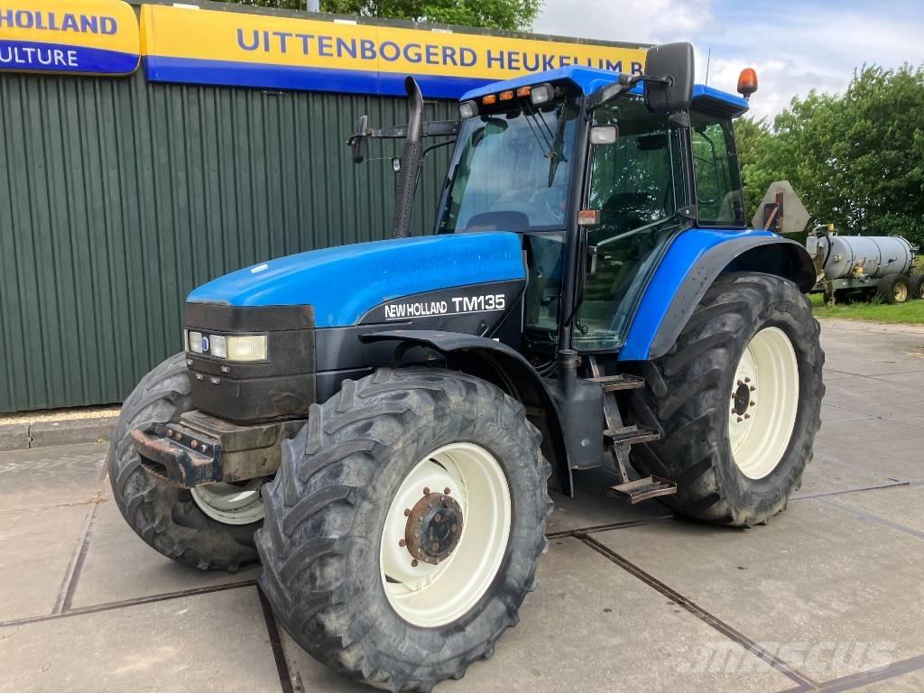 New Holland TM 135 Traktori