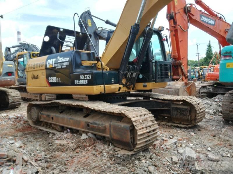 CAT 323 D L Bageri guseničari