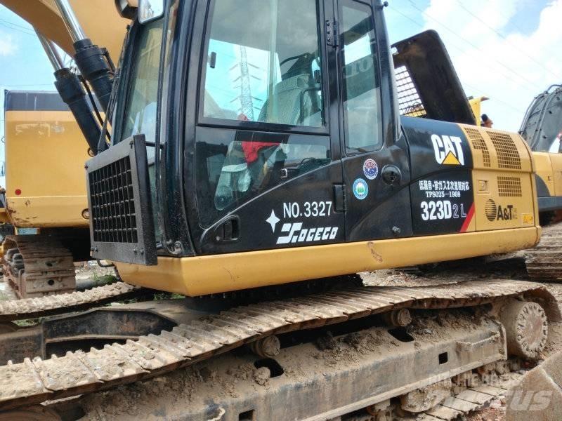 CAT 323 D L Bageri guseničari