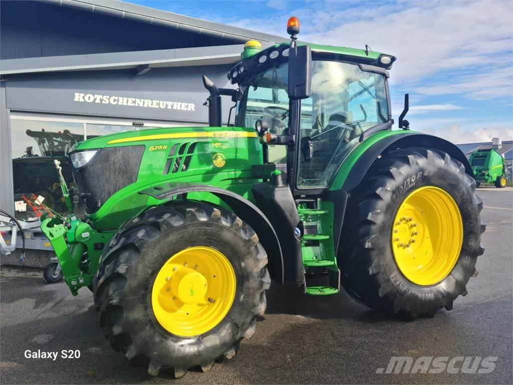 John Deere 6215R Traktori