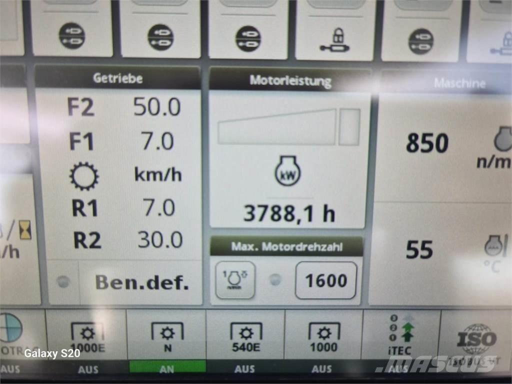 John Deere 6215R Traktori