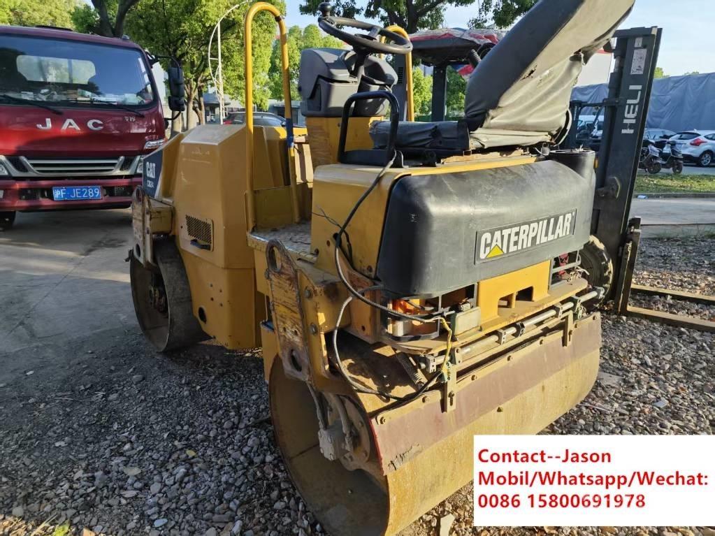 CAT CB 24 Valjci sa duplim bubnjem