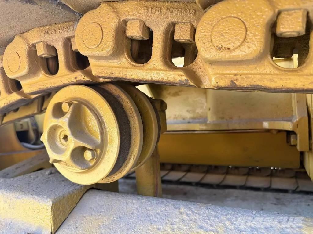 CAT D5C Buldožeri guseničari