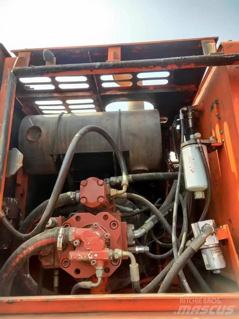 Doosan DH 150 W-7 Bageri točkaši