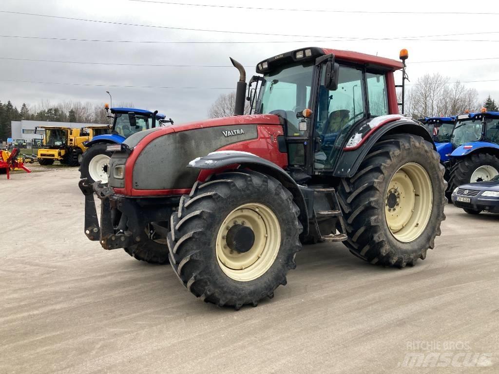 Valtra T 191 Traktori