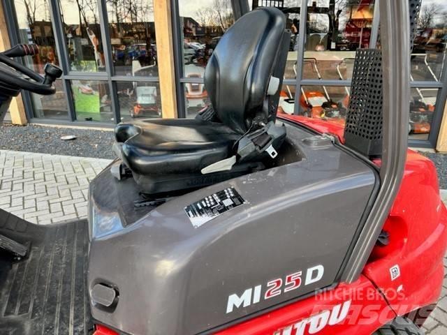 Manitou MI25D Dizelski viljuškari