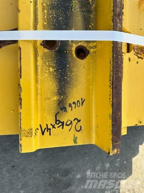 Komatsu d 85 plate Gusenice za građevinarstvo