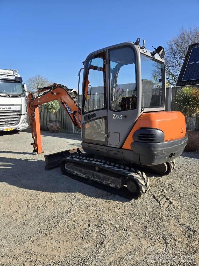 Hitachi ZX 30 Mini bageri < 7t