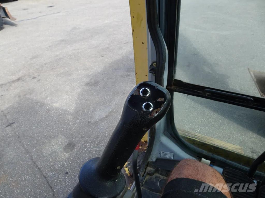 New Holland E195 Bageri guseničari