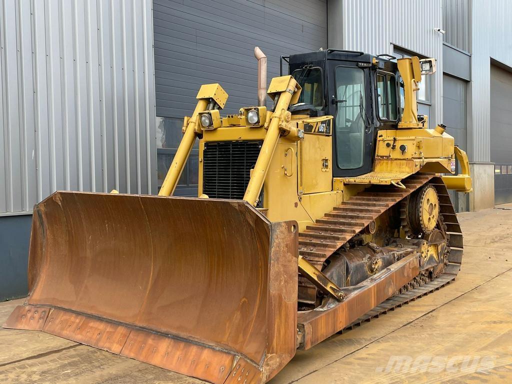 CAT D6T XL Buldožeri guseničari