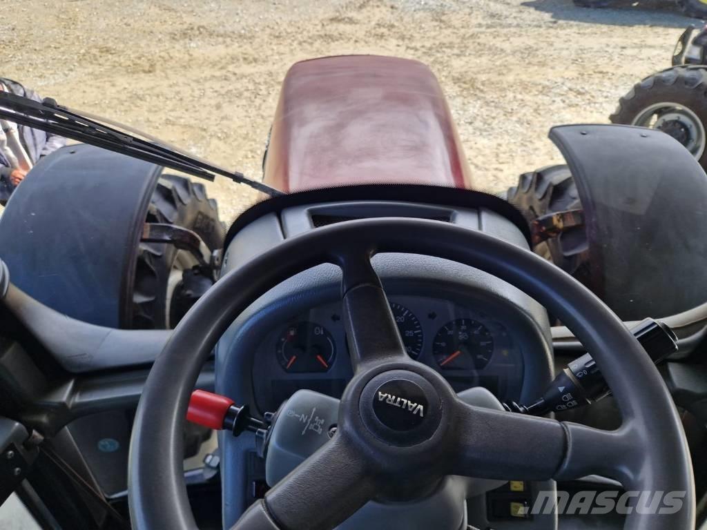 Valtra T 180 Traktori