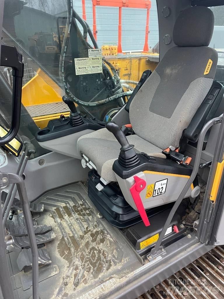 Volvo EC220E Bageri guseničari