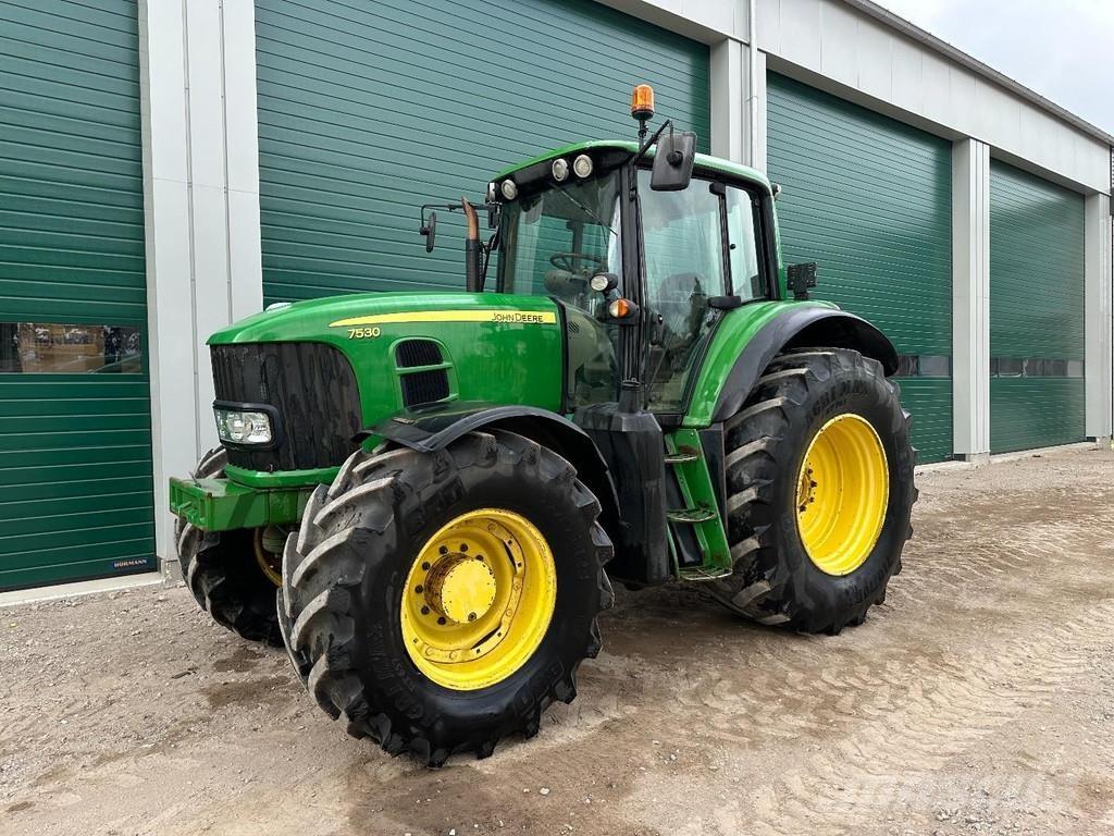 John Deere 7530 Traktori