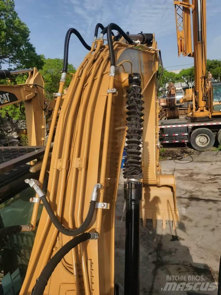 CAT 320d2 Midi bageri 7t – 12t