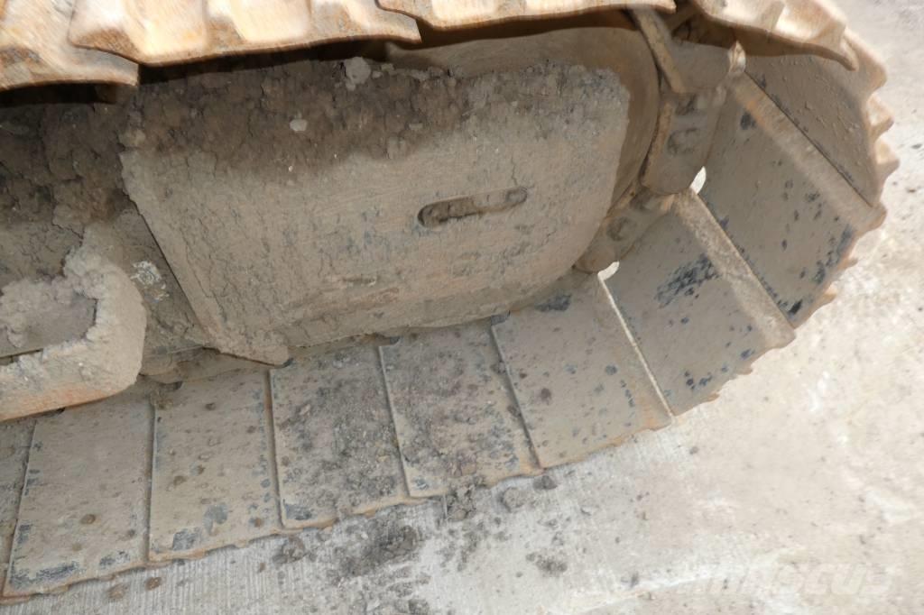 Hitachi ZX 135 US-6 Bageri guseničari