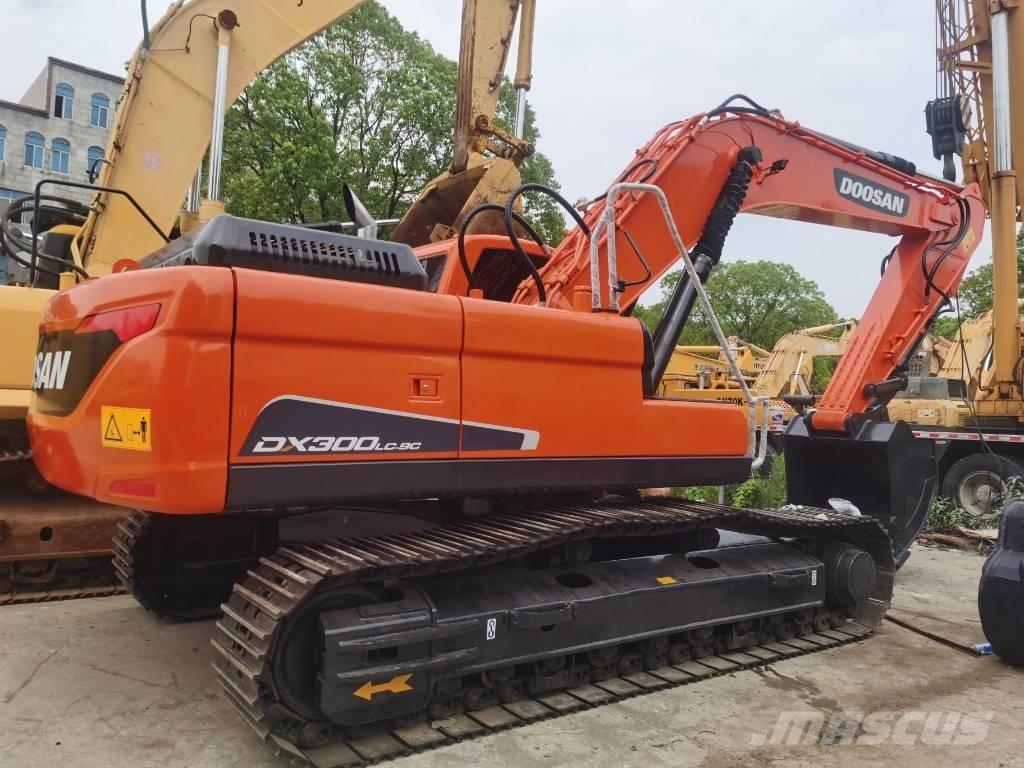 Doosan DX 300 LC Bageri guseničari