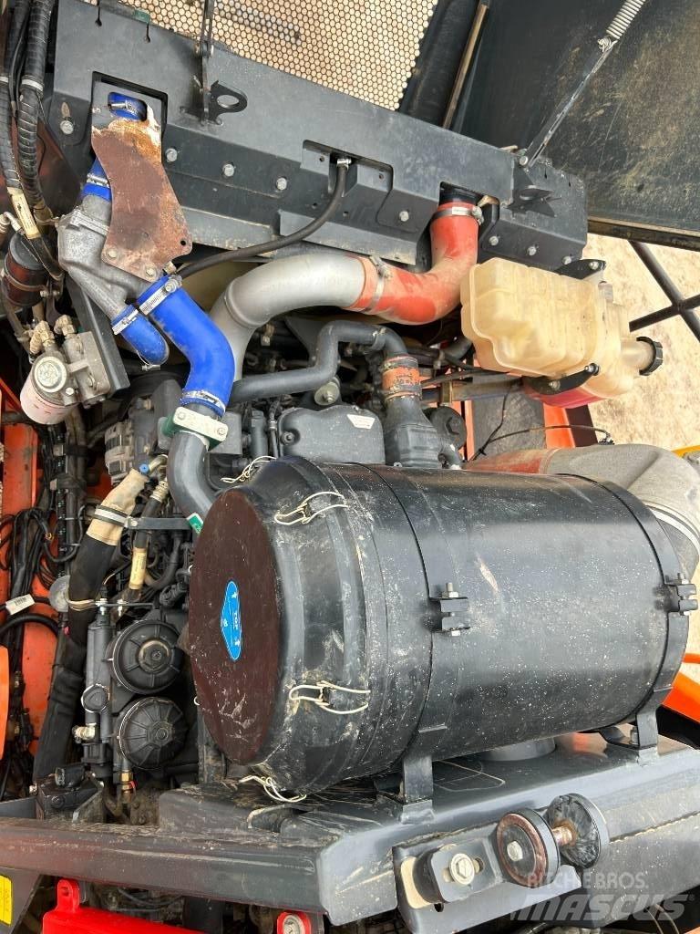 Doosan DA 30 Zglobni damperi