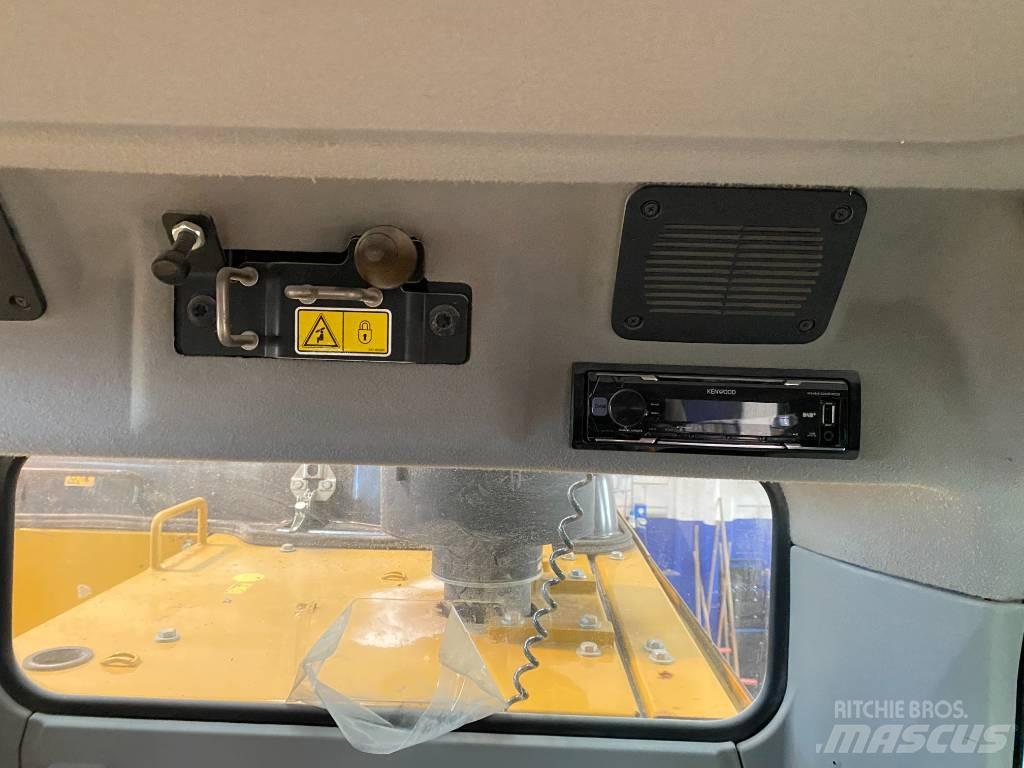 CAT 323F LN Bageri guseničari