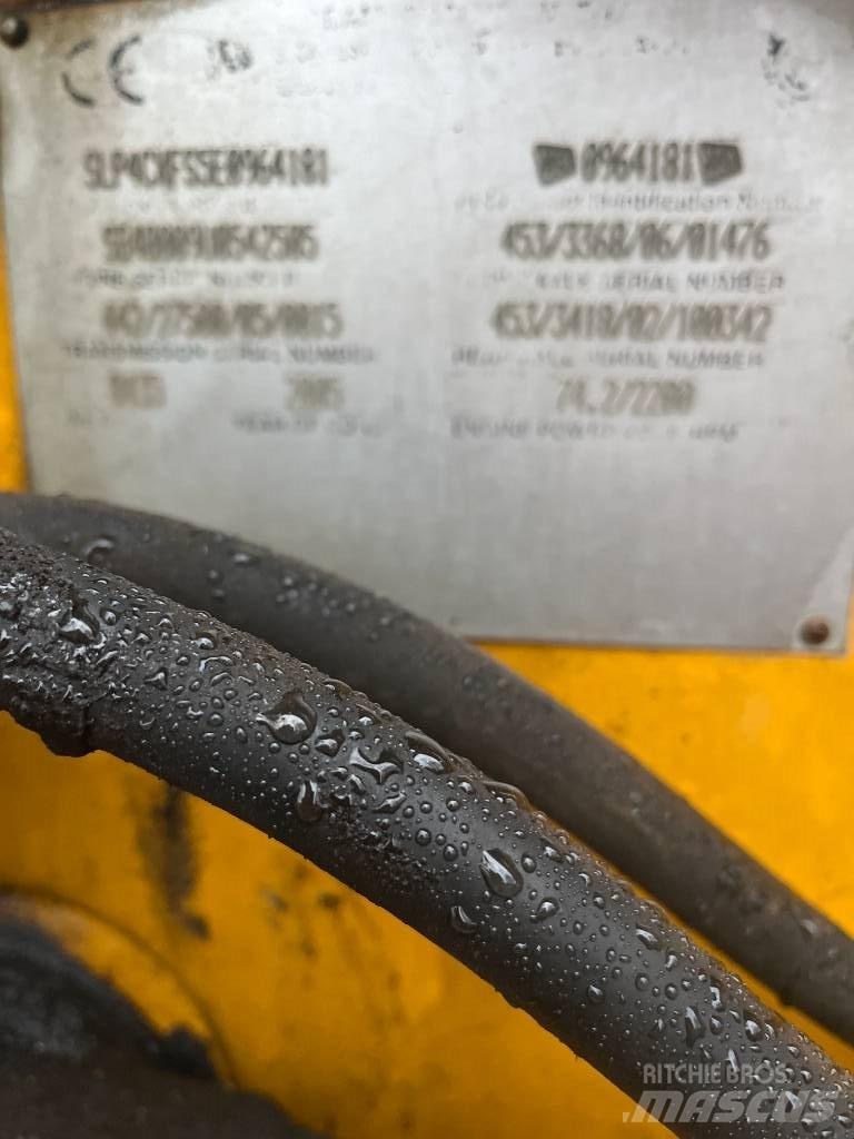 JCB 4 X Utovarivači na točkove