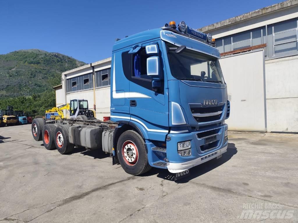 Iveco Stralis 320S50 Kamioni sa ravan platformom / vitlom