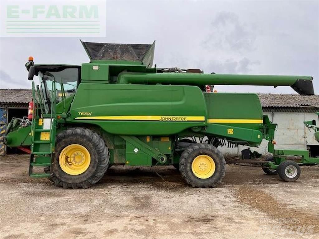 John Deere T670 Kombajni