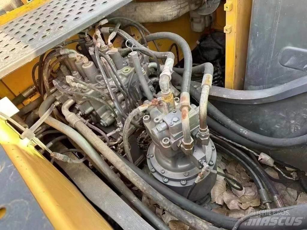 Volvo EC 220 DNL Bageri guseničari