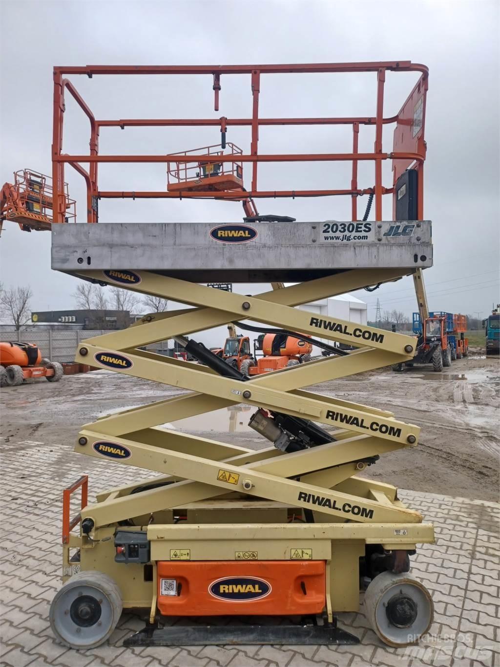 JLG 2030ES Makazaste platforme