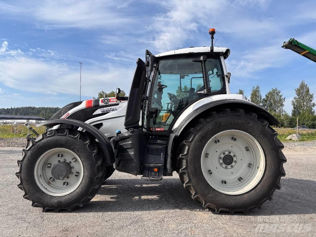 Valtra T215 Versu Traktori