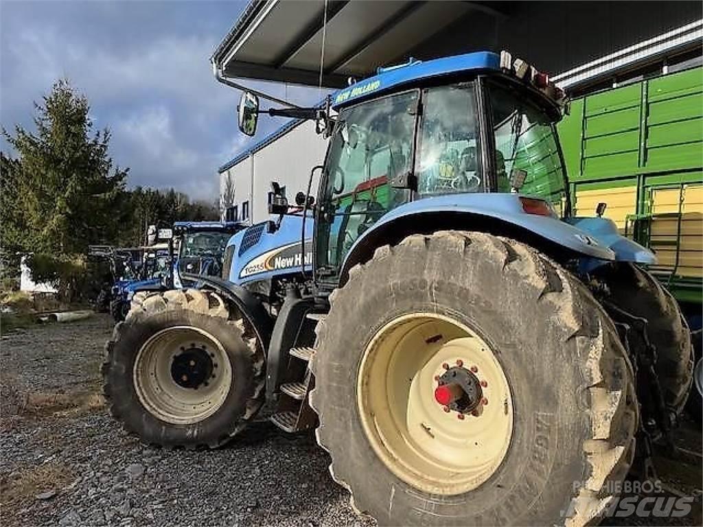 New Holland TG255 Traktori