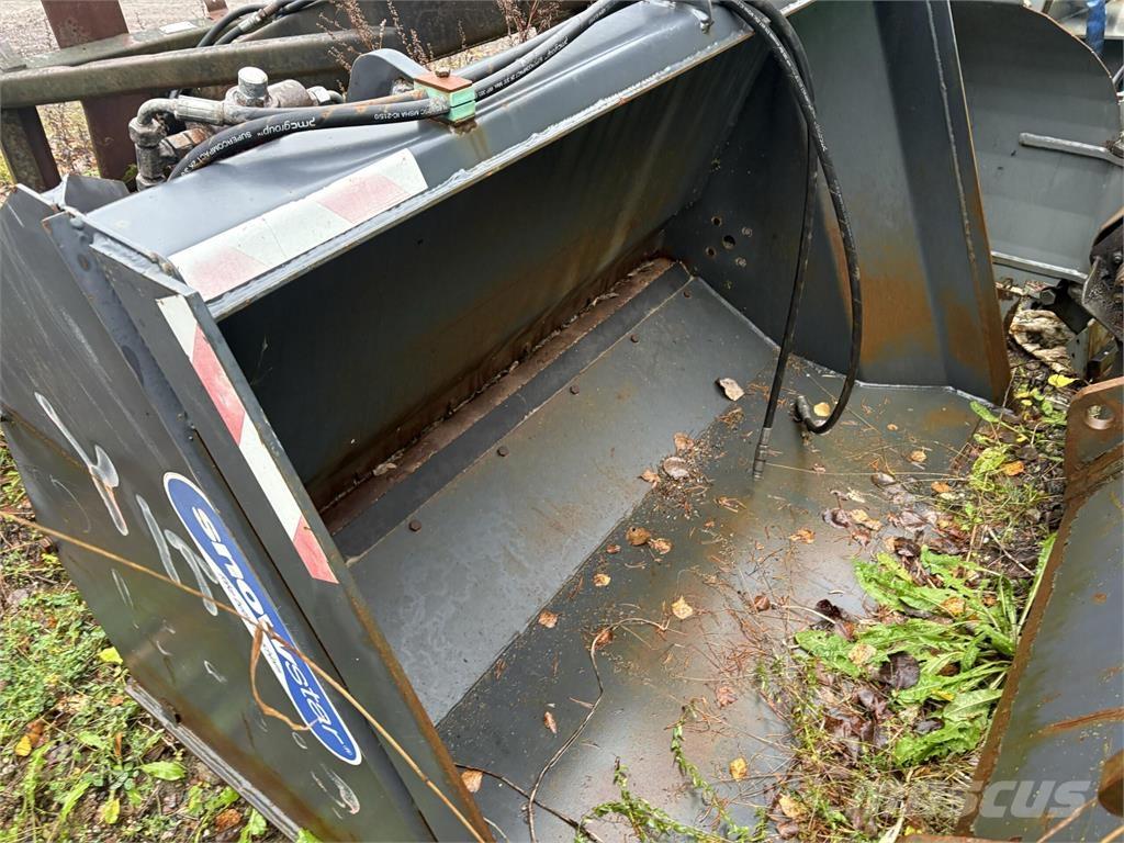 Snowstar HK700L Posipači soli i peska