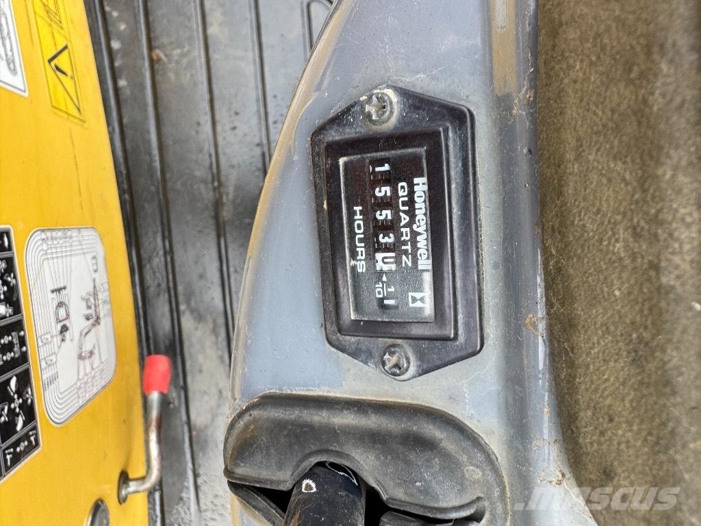 Yanmar SV08 (1C171) Mini bageri < 7t