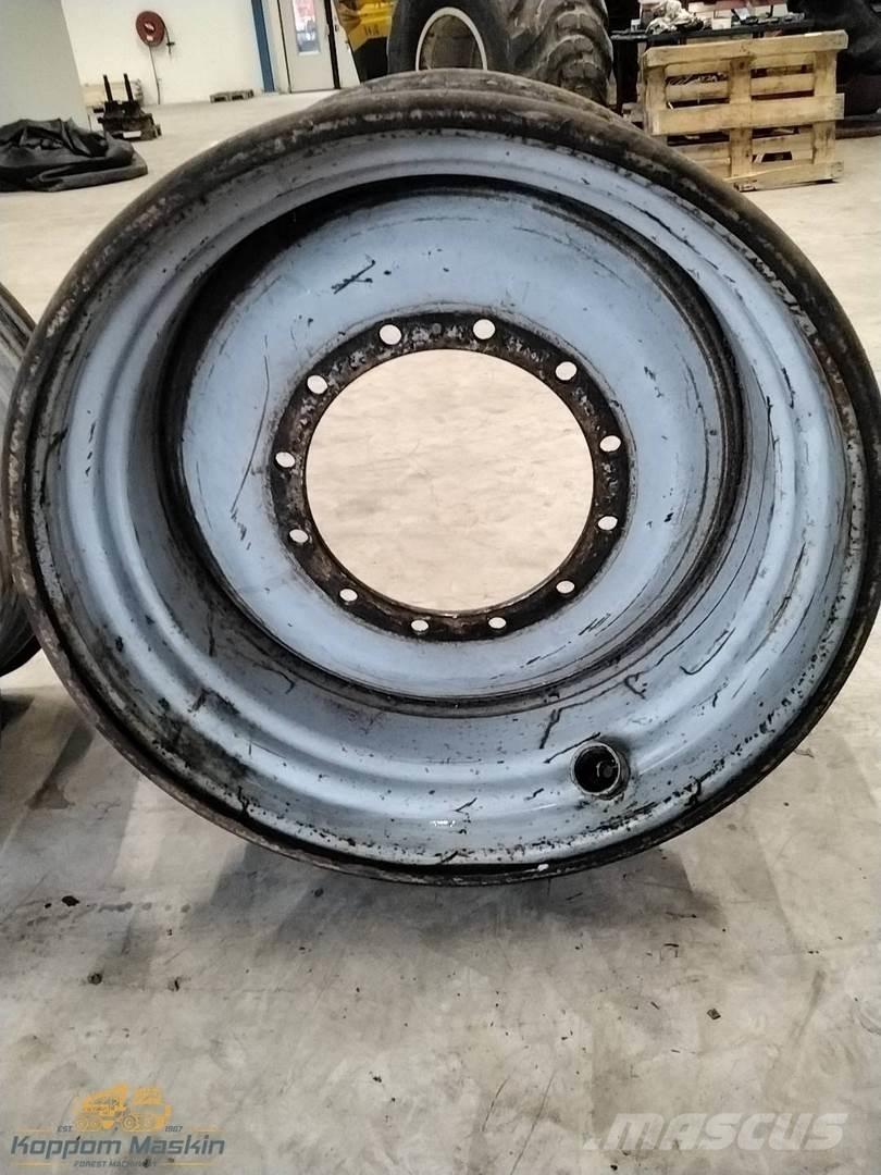 Valmet 901 20x34 Gume, točkovi i felne