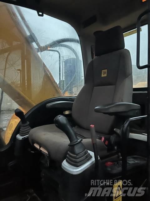 JCB JS 220 LC Bageri guseničari