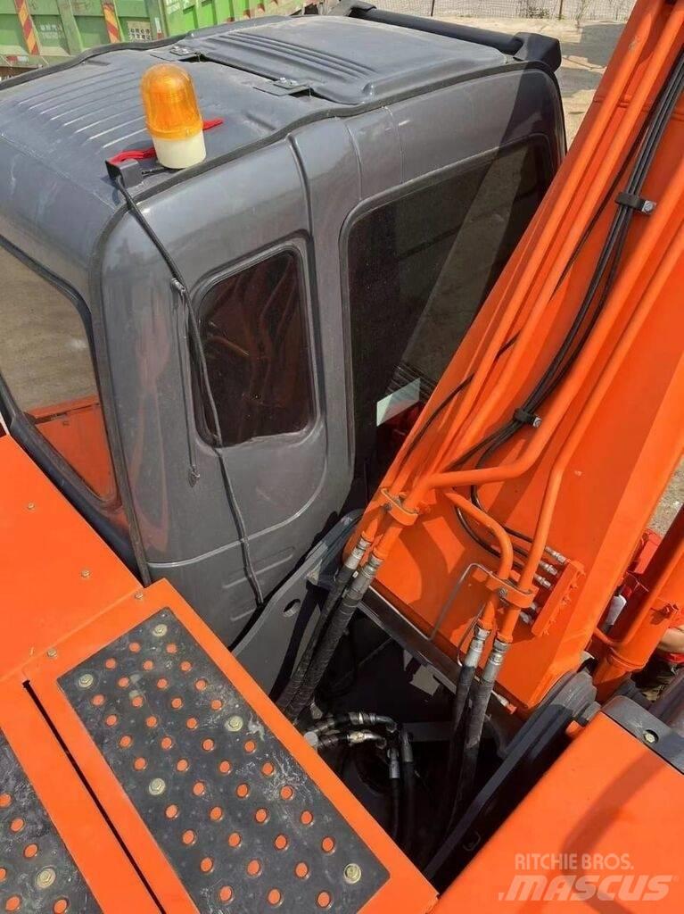 Hitachi ZX 200 Bageri guseničari